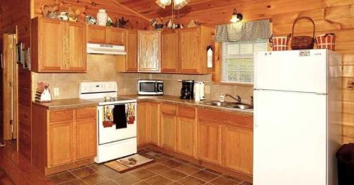 Newport House | Country Cottage - 2 Bedrooms, 1 Baths, Sleeps 6 cabin