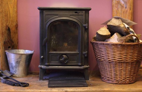 Seaham House | Country cottage by a stream. Seaham Seaglass area.
