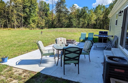 Fennville House | Country Cottage on the Lakeshore-Few Minutes from Beach