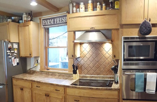 Champion House | Country Cottage with Hot Tub
