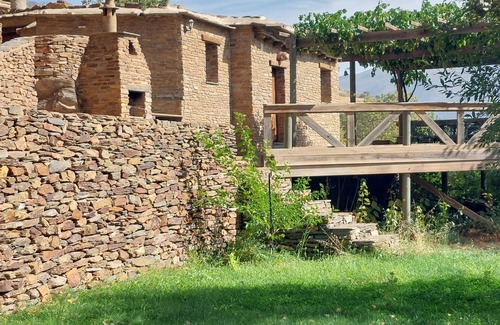 Busquistar Cottage | Country cottage with large swimming pool in Sierra Nevada National park.