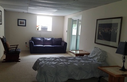 Cookeville House | Country Creek side Cottage; True Tennessee Easy Living Close to Everything $57