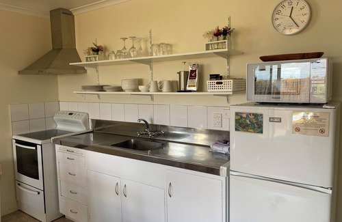 Haumoana Cottage | Country experience not far from town