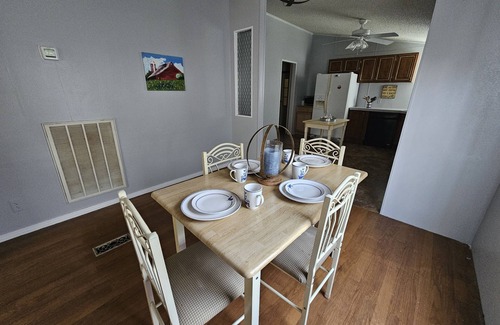 Madisonville House | Country farm home get-away! Family and pet friendly. 3 bed 2 bath. Sleeps 8