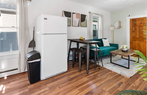 Poughkeepsie House | Country Getaway| Free parking | Centrally Located
