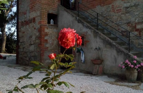Castiglione del Lago House | Country house with large garden with pets allowed