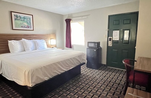 Gracewood Hotel | Country Hearth Inn & Suites Augusta