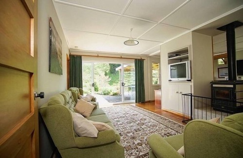 Tiniroto Cottage | Country hide away cottage in a picturesque stunning rural area.