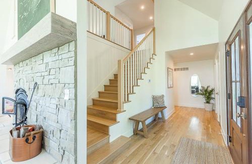 Wea House | Country Hilltop Retreat Near KC & Overland Park