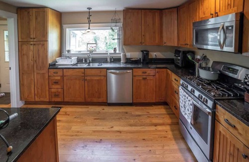 Wilmington House | Country Home in Heart of Village Close to Mt.Snow!