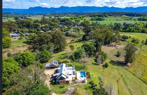 Fernmount House | Country home. Resort facilities. Private with views and pool.
