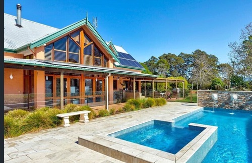 Fernmount House | Country home. Resort facilities. Private with views and pool.