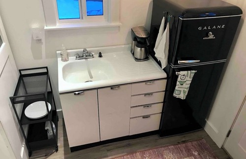 Fall City House | Country Home+ Tiny House: Sleeps 9; with WiFi and AC in adorable Fall City!