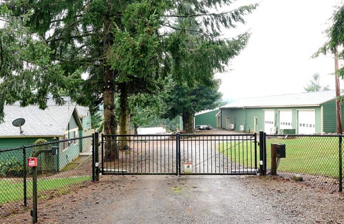 Salem House | Country Home w/mtn and vineyard view 5/m to Willamette Vine. or Enchanted forest