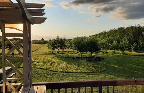 Gonor Station Other | Country home with games room and 5 acres, near Birds Hill Park