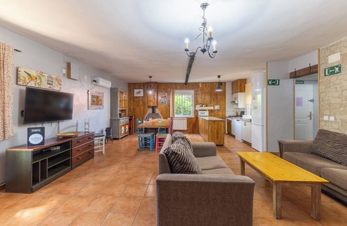 Fuentiduena de Tajo House | Country House 'Casa Fina' with Private Pool, Shared Terrace and Wi-Fi