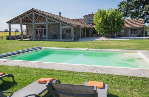Fargues-sur-Ourbise Villa | Country House 'Manoir Penansud' with Private Pool, Private Terrace and Wi-Fi