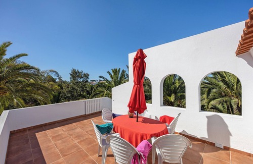 Aljezur House | Country House 'A House with A View' with Sea View, Wi-Fi and Air Conditioning