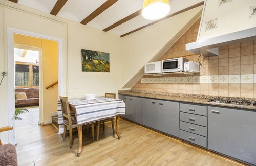 Oden Villa | Country House 'Cal Pastor' with Private Garden and Wi-Fi