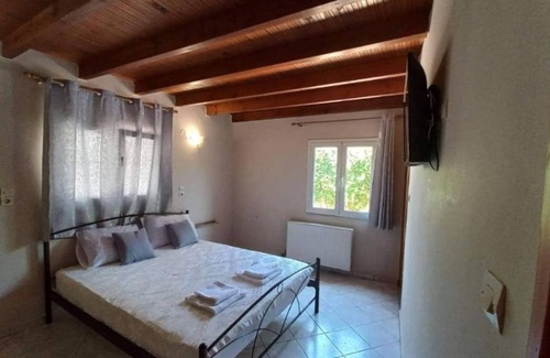 Maleme Villa | Country House 'Casa Constans' with Sea View, Wi-Fi and Air Conditioning
