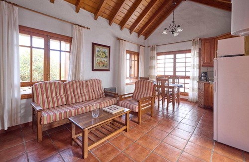 Mocanal House | Country House 'El Moral' with Sea View, Shared Terrace and Wi-Fi