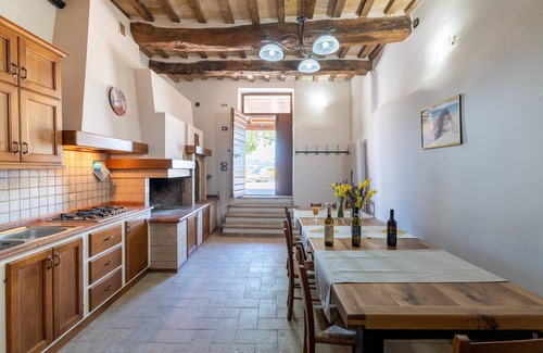 Cagli Apartment | Country House in Cagli with Pool and Views