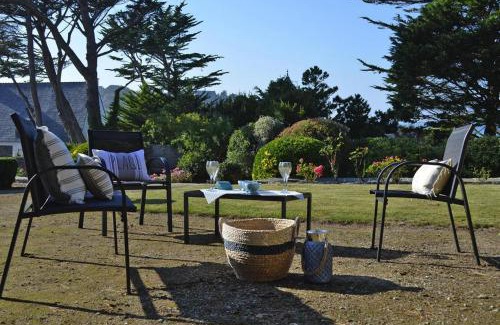 Locquirec Villa | Country House in Porz Bilic near Sandy Beach