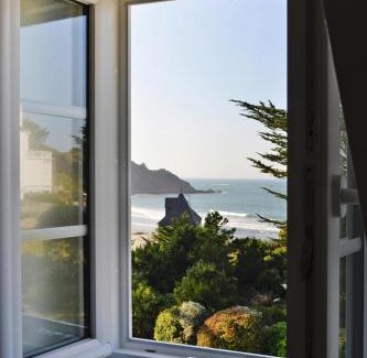 Locquirec Villa | Country House in Porz Bilic near Sandy Beach