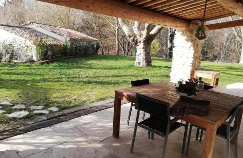 Villeneuve-Saint-Georges Villa | country house in Provence
