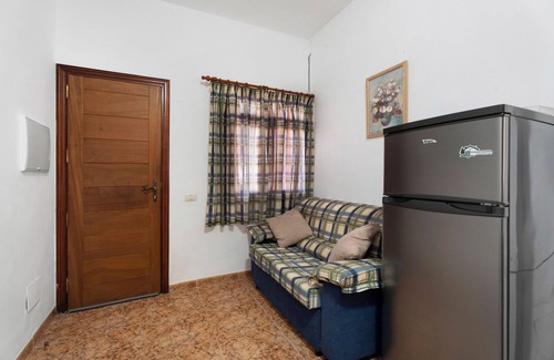 Los Gavilanes House | Country House "Laura Maretas Beach" with Sea View, Garden & Wi-Fi