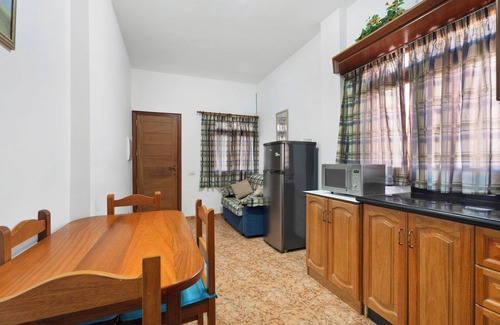 Los Gavilanes House | Country House "Laura Maretas Beach" with Sea View, Garden & Wi-Fi