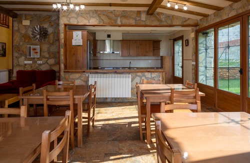 Asparrena House | Country House 'Legaire Etxea' with Mountain View, Private Garden and Wi-Fi