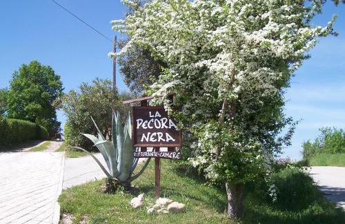 Mosciano Sant'Angelo Apartment | country house pecora nera