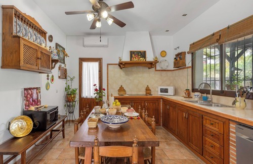 Alora House | Country House 'Villa Pinale Álora' with Mountain View, Wi-Fi and Air Conditioning
