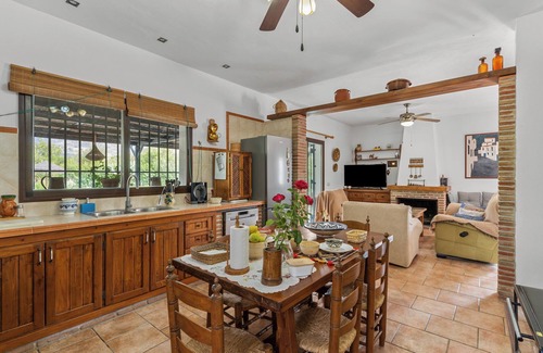 Alora House | Country House 'Villa Pinale Álora' with Mountain View, Wi-Fi and Air Conditioning