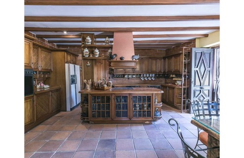 Granada Villa | Country house with Andalusian flavor located at the foot of the Sierra Nevada