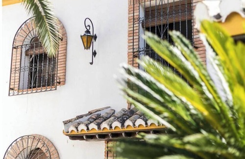 Granada Villa | Country house with Andalusian flavor located at the foot of the Sierra Nevada