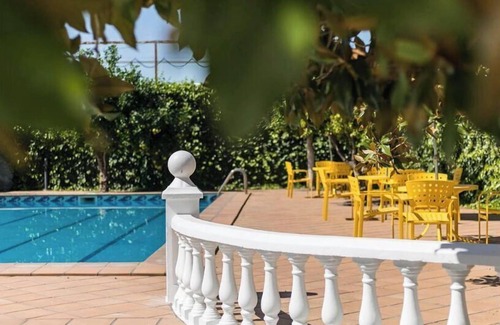 Granada Villa | Country house with Andalusian flavor located at the foot of the Sierra Nevada