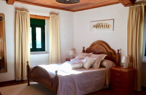 Ortigueira House | Country house with large garden, ocean views and a 5 minute walk to the beach!