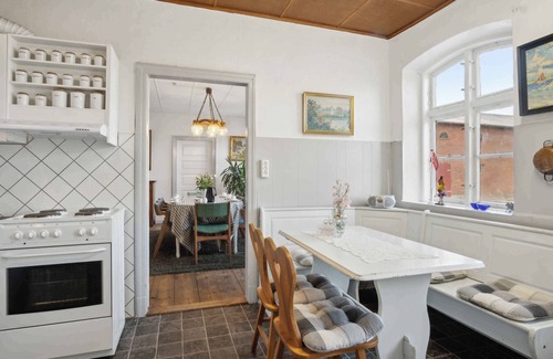 Skovbyballe House | Country idyll with wilderness bath and sauna.