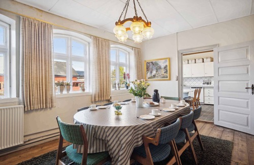 Skovbyballe House | Country idyll with wilderness bath and sauna.