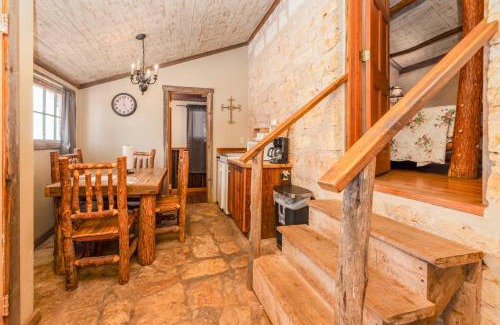 Fredericksburg Hotel | Country Inn Cottages