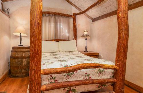 Fredericksburg Hotel | Country Inn Cottages