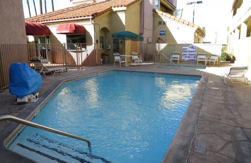 Ontario Hotel | Country Inn Ontario