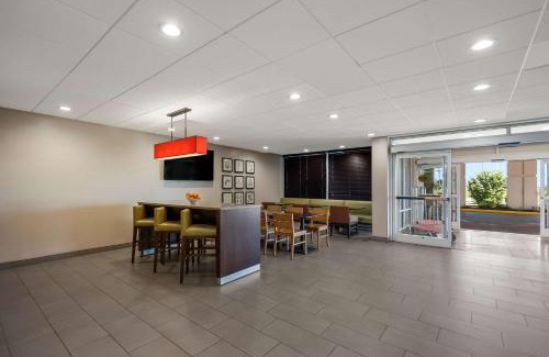Fredericksburg Hotel | Country Inn & Suites by Radisson, Fredericksburg South I-95 , VA