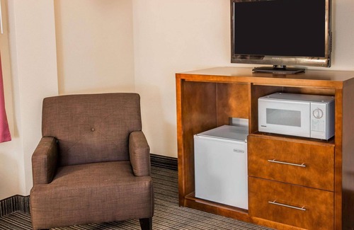 Battle Creek Hotel | Country Inn & Suites By Radisson, Battle Creek, MI