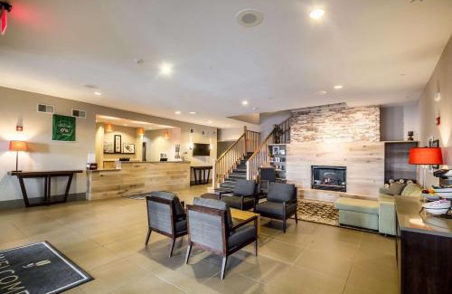 Fond du Lac Hotel | Country Inn & Suites by Radisson, Fond du Lac, WI