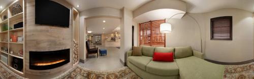 Bakersfield Hotel | Country Inn & Suites by Radisson, Bakersfield, CA