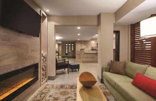 Bakersfield Hotel | Country Inn & Suites by Radisson, Bakersfield, CA