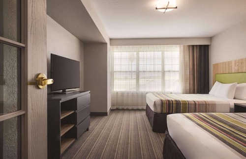 Green Bay Hotel | Country Inn & Suites by Radisson, Green Bay East, WI